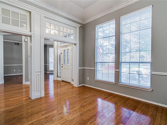 4th image of 2441 Kittyhawk Dr