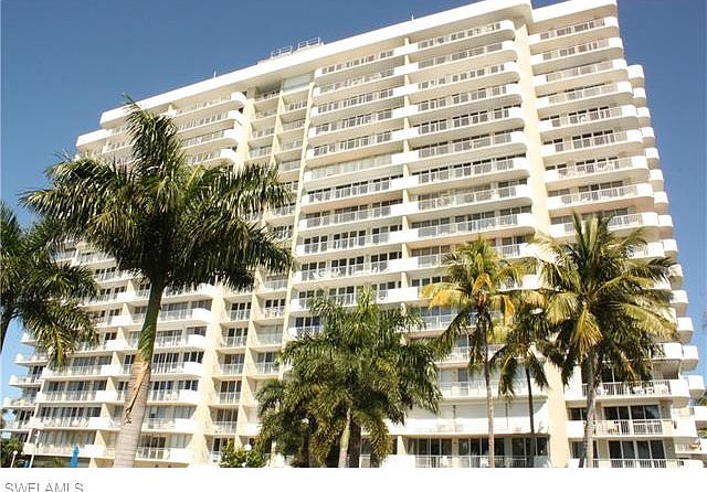 1st image of 140 Seaview Ct APT 701N