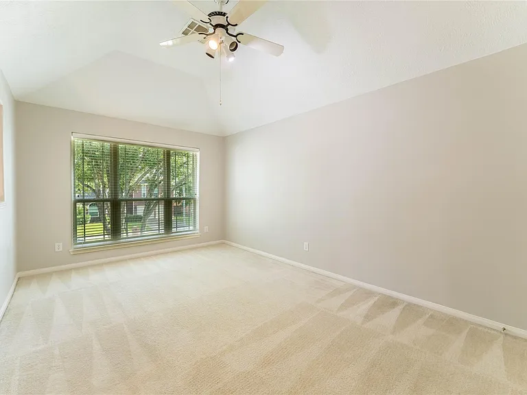 311 Saunter Dr — Photo 8