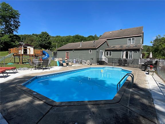 4th image of 235 Grayson Dr