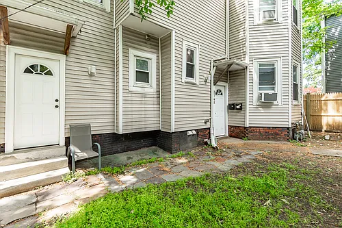 214-R Harvard St #2 Photo 1 214-R Harvard St #2 Photo 1