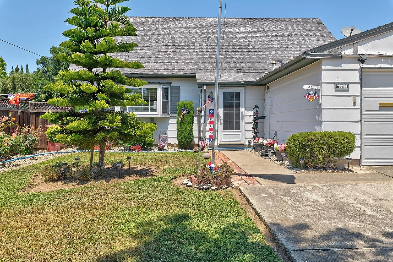 6249 Mayhews Landing Rd photo 1