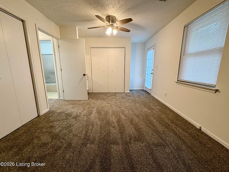 710 Victoria Ct — Photo 5