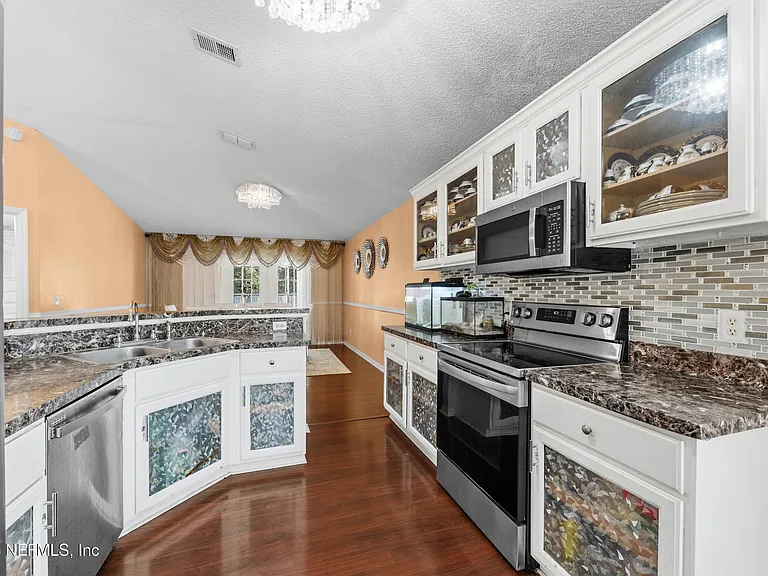 2656 Lantana Lakes Dr E — Photo 8