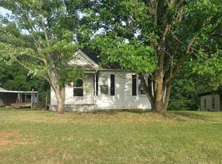 63 N Main St, Startex, SC 29377
