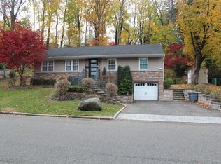 5 Meadowfield Lane, Glen Cove, NY