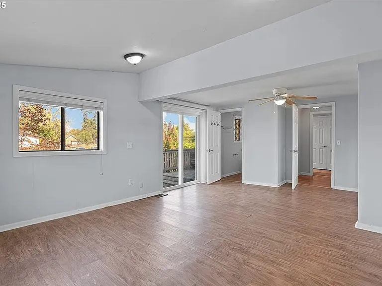 1021 Deal St — Photo 15