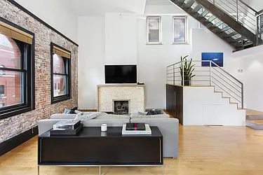 Sold by Avenue Real Estate