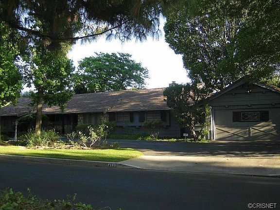 4th image of 19452 W Superior St