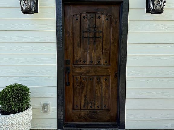3rd image of 974 Oak Hill Rd