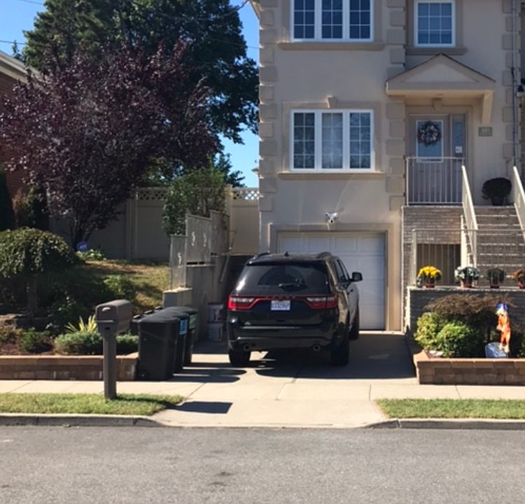 1st image of 441 Laconia Ave