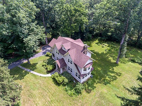 Bordered by Parklands