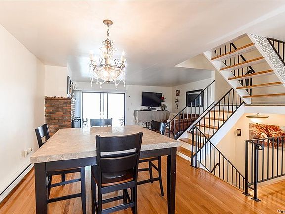 4th image of 23 Brewster Woods Dr