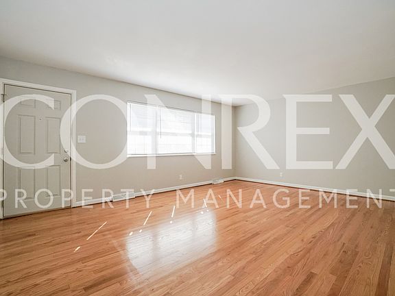 2nd image of 901 Leora St