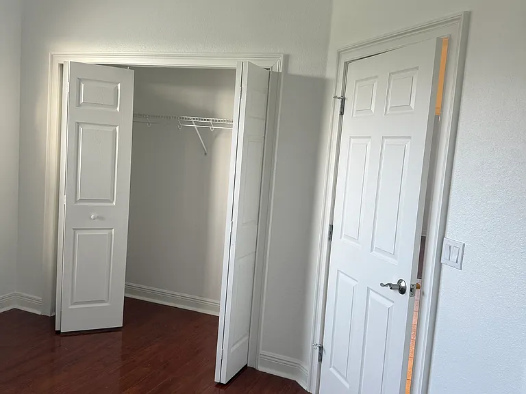 5016 Friars Cove St — Photo 11