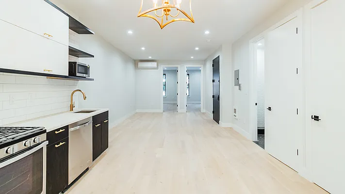 Rented by Nooklyn NYC LLC | media 61