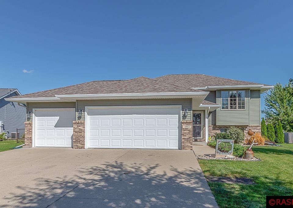 1st image of 1013 Saint Andrews Dr