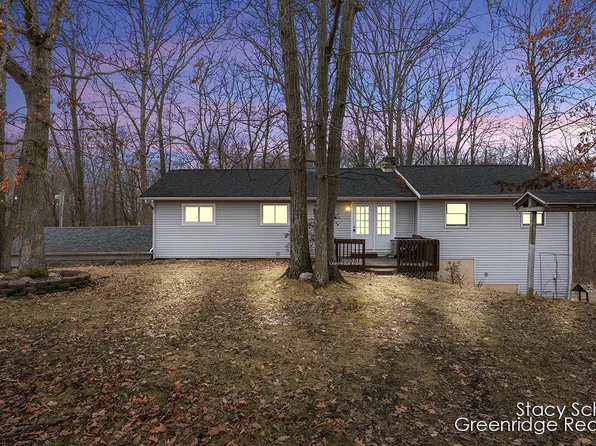 1620 S Charlton Park Rd, Hastings, MI 49058