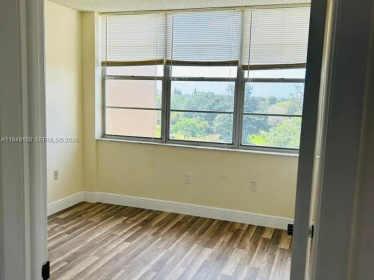 1000 Saint Charles Pl #721 — Photo 28
