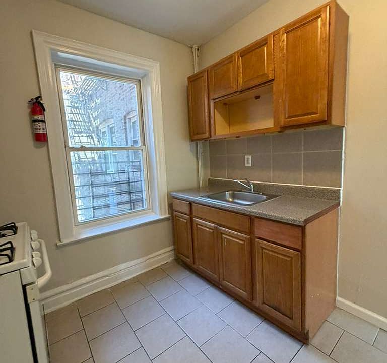 1st image of 323 Park Ave #5
