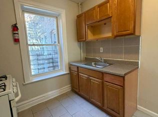 323 Park Ave #5, Newark, NJ 07107