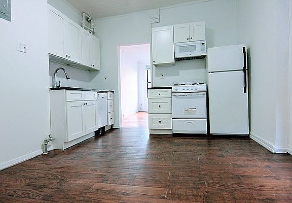 2nd image of 321 E 88th St APT 19