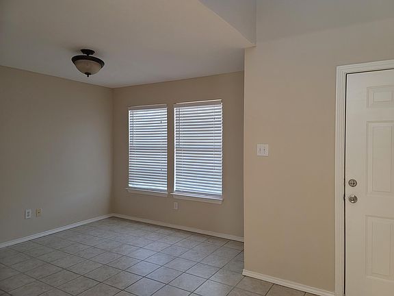 4th image of 1537 Laurel Hall Ln