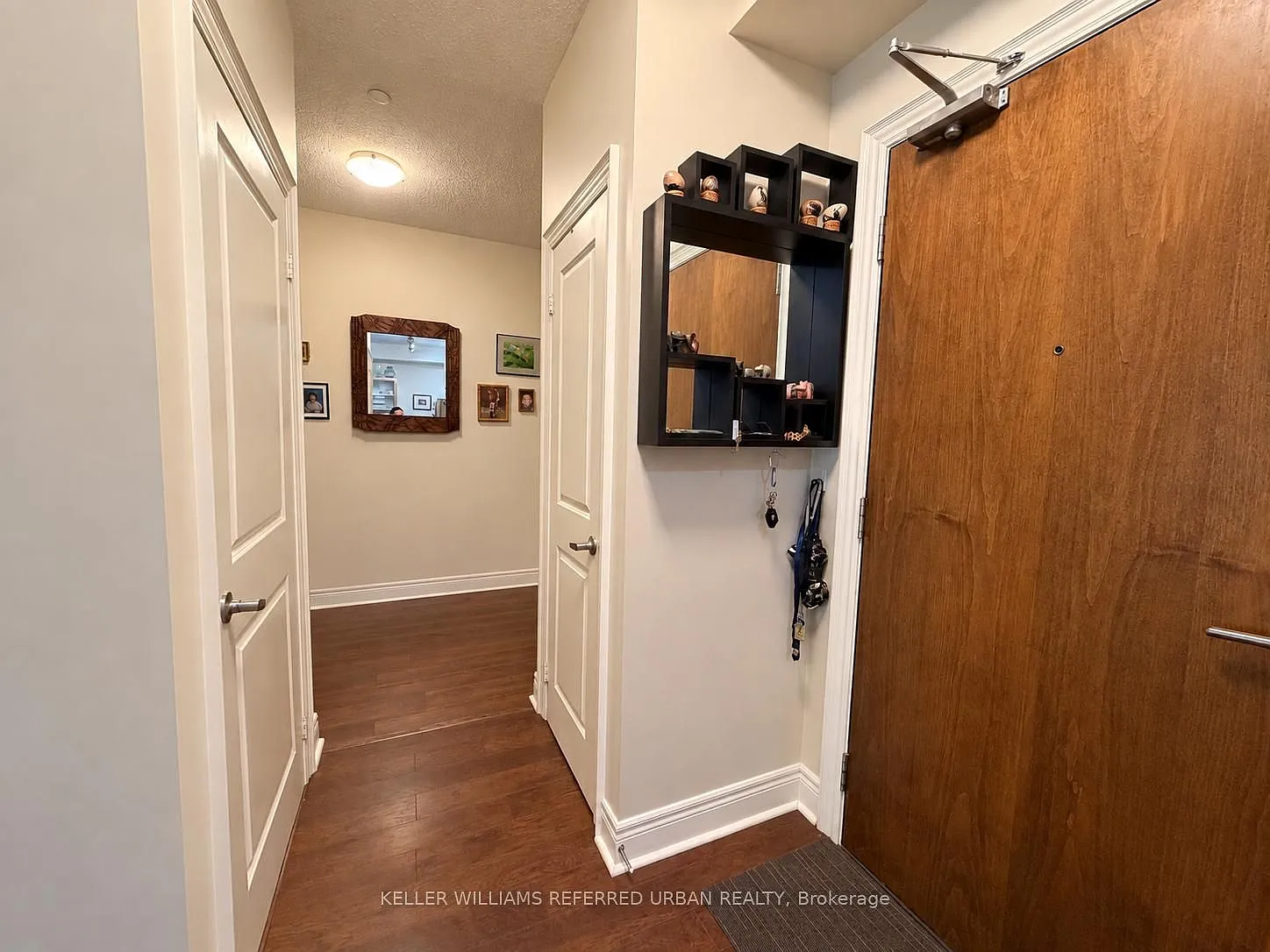 Portrait Condominiums — Photo 4