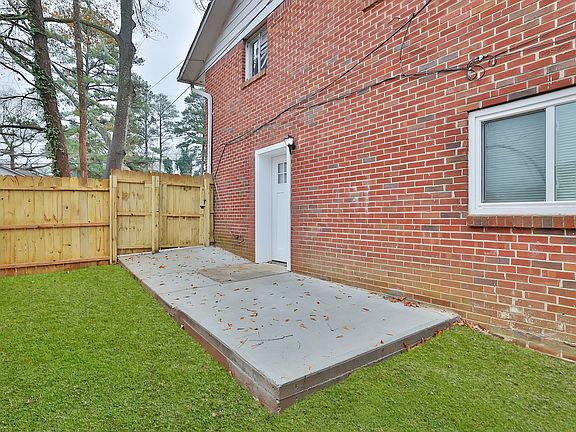 2nd image of 40 Candlelight Ln SW #B