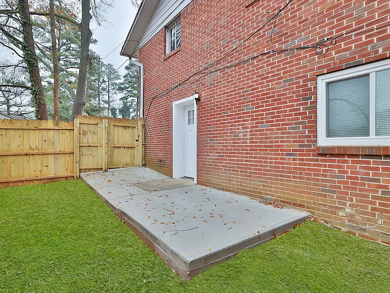 40 Candlelight Ln SW #B — Photo 2