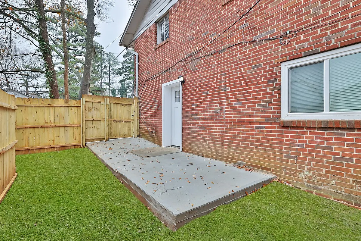 Building Photo - 40 Candlelight Ln SW #B
