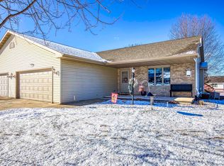 N1833 Hyacinth Ct, Greenville, WI 54942