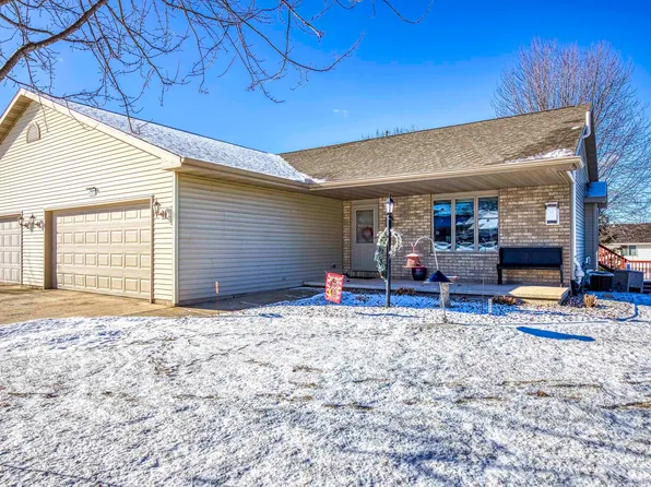 N1833 Hyacinth Ct, Greenville, WI 54942