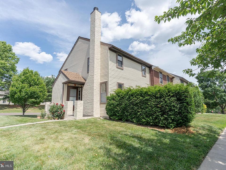 1st image of 100 Hopkins Ct