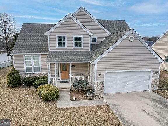2nd image of 118 Ginger Ln