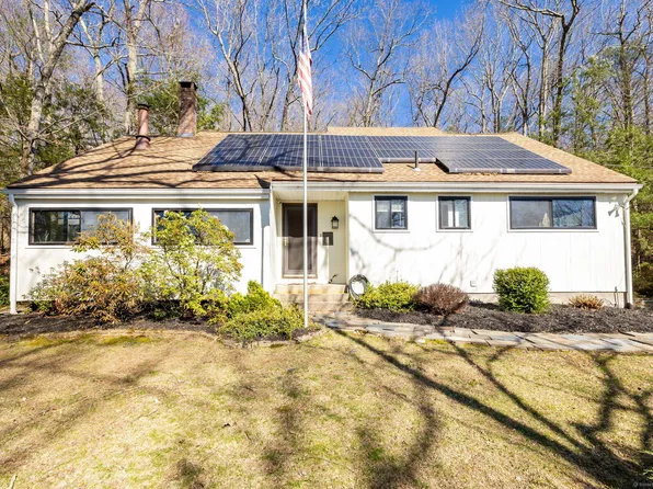 206 New Road, Avon, CT 06001