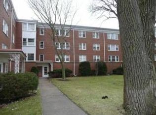 406 Laurel Ave APT 3S, Wilmette, IL