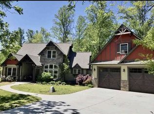 815 Bailey Mill Rd, Travelers Rest, SC 29690