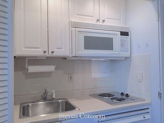 3rd image of 5 Tudor City Pl APT 823