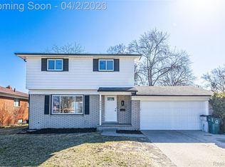 22640 Cedar Ct, Hazel Park, MI 48030