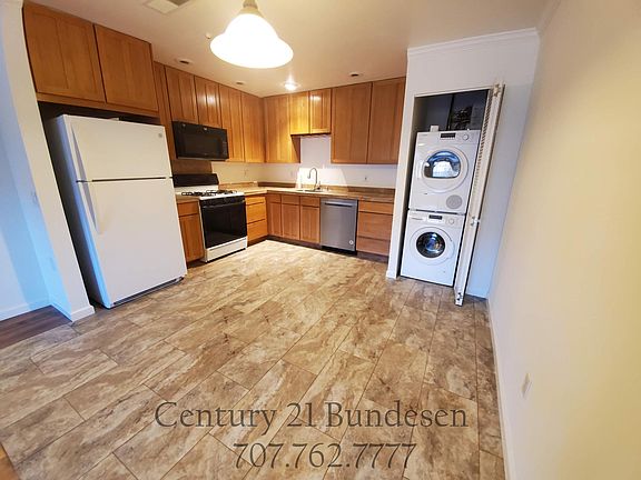3rd image of 277 Lincoln Ave