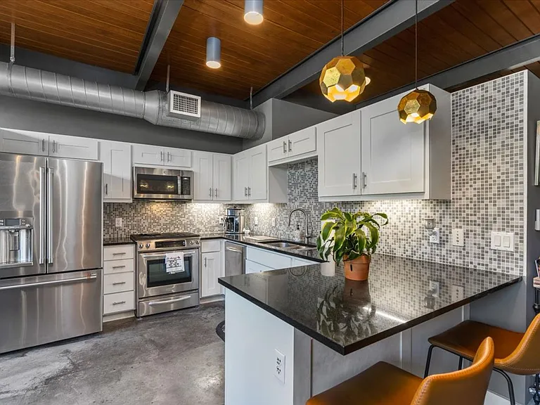 2205 N Lamar Blvd #214 — Photo 10