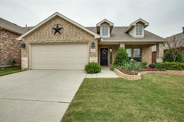 1st image of 921 Golden Bear Ln