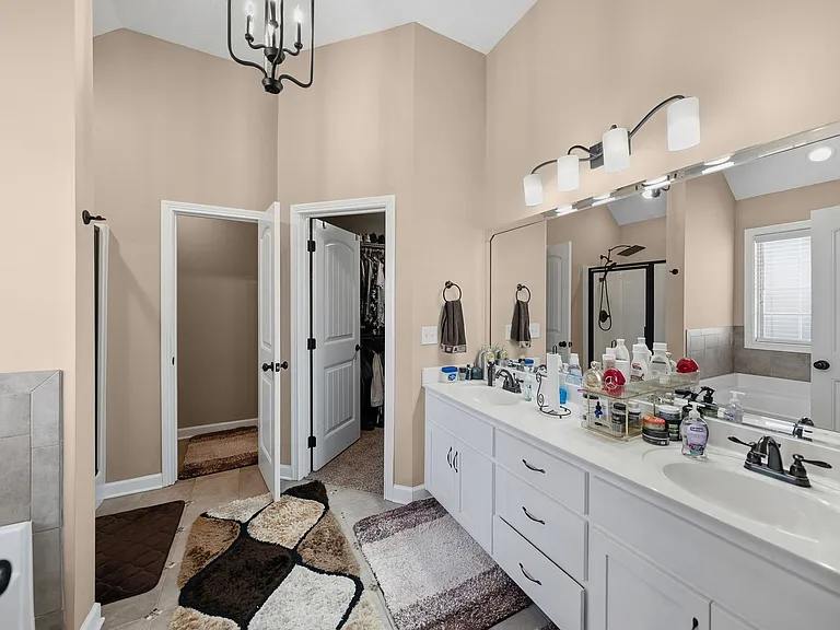 3747 Windmill Dr — Photo 9