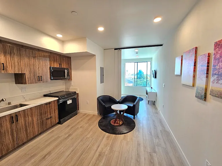 1 Bdrm Unit