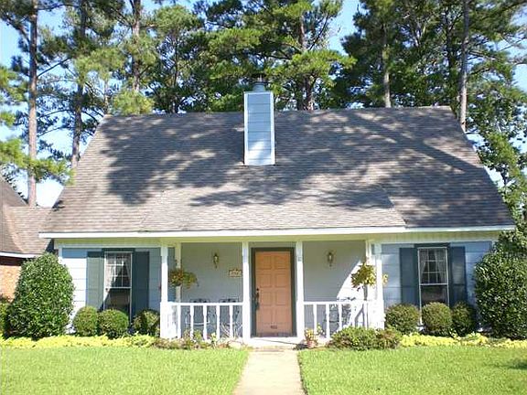 3rd image of 582 Bradford Dr