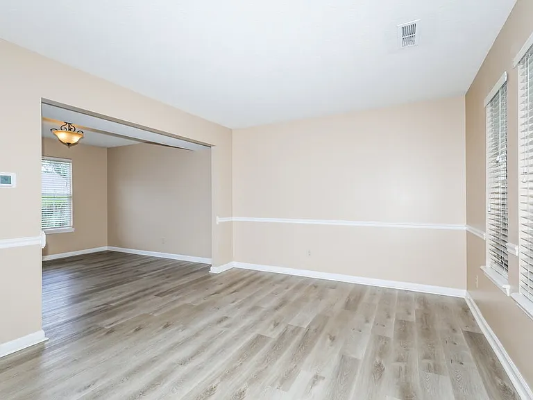 10211 Carmine Dr — Photo 4