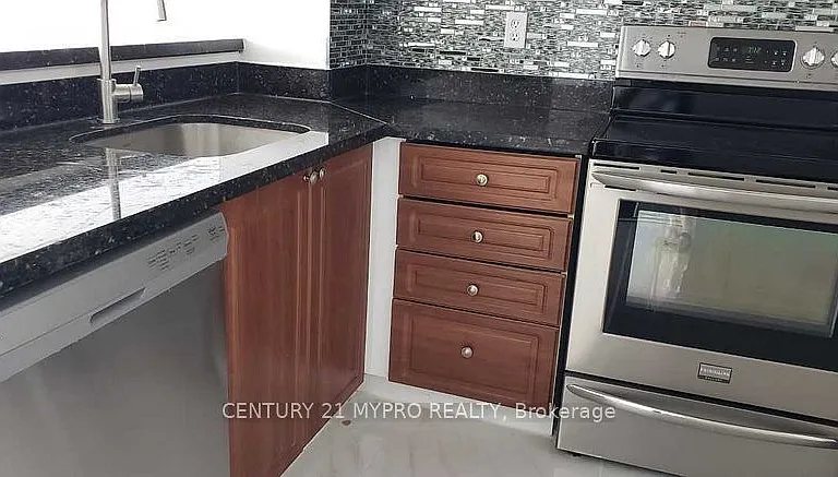 3050 Ellesmere Rd #915 — Photo 11
