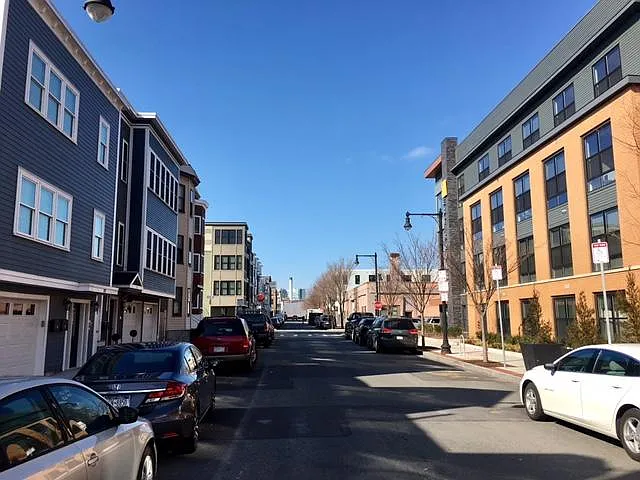 223 W 2nd St — Photo 10