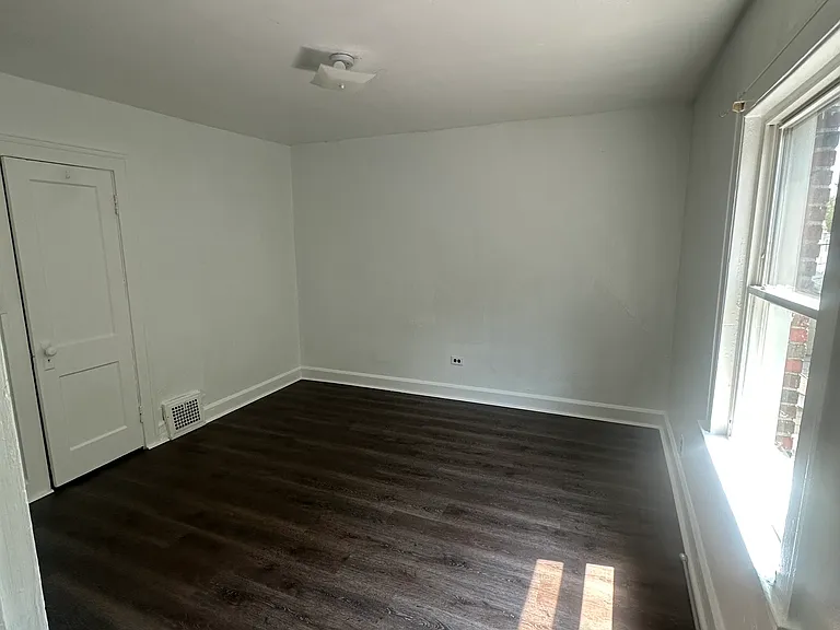 3341 W 122nd St #2 — Photo 6